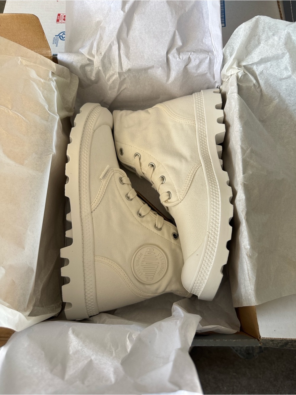 Pampa Hi palladium shoe
